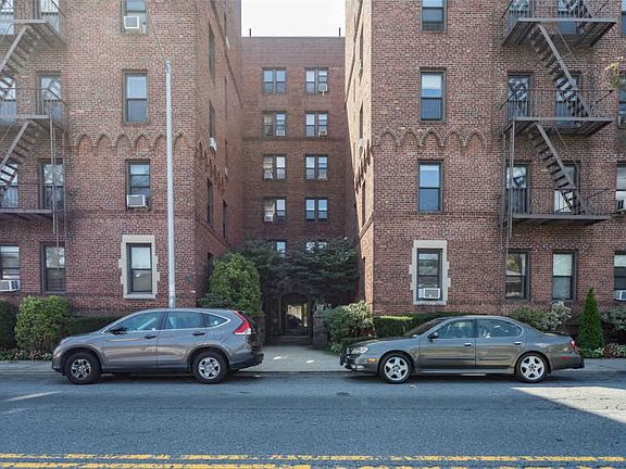 3rd image of 16710 Crocheron Ave APT 3M