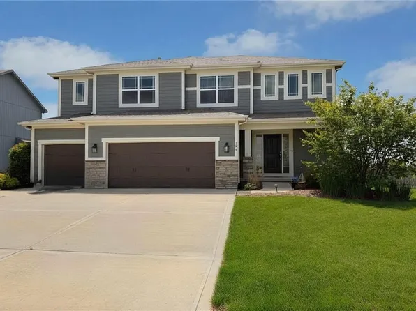 106 SE Ayden Ln, Blue Springs, MO 64064
