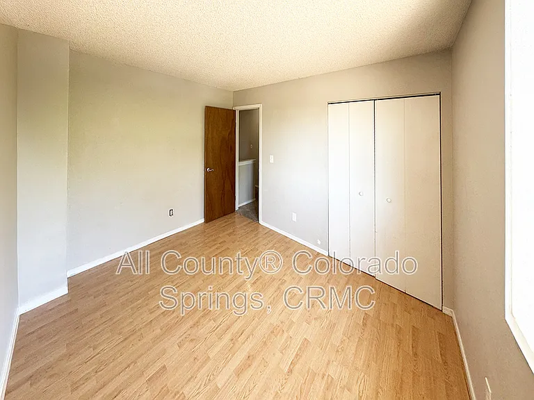 347 W Iowa Ave — Photo 17