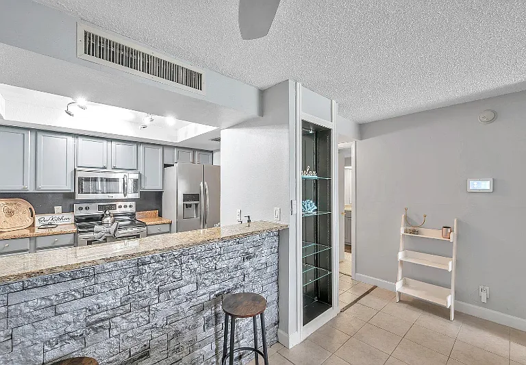 2618 Cove Cay Dr — Photo 19