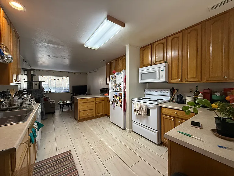 390 Ash St #3 — Photo 4