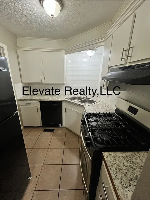 3 bed, 1392 sqft, $1,450 — Photo 3