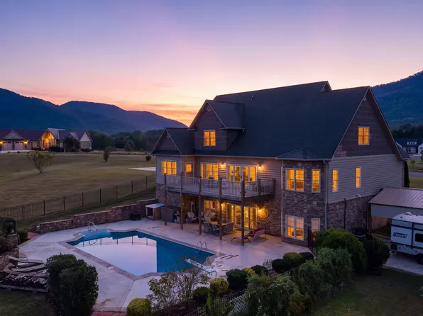 121 Waterstone Dr, Benton, TN 37307