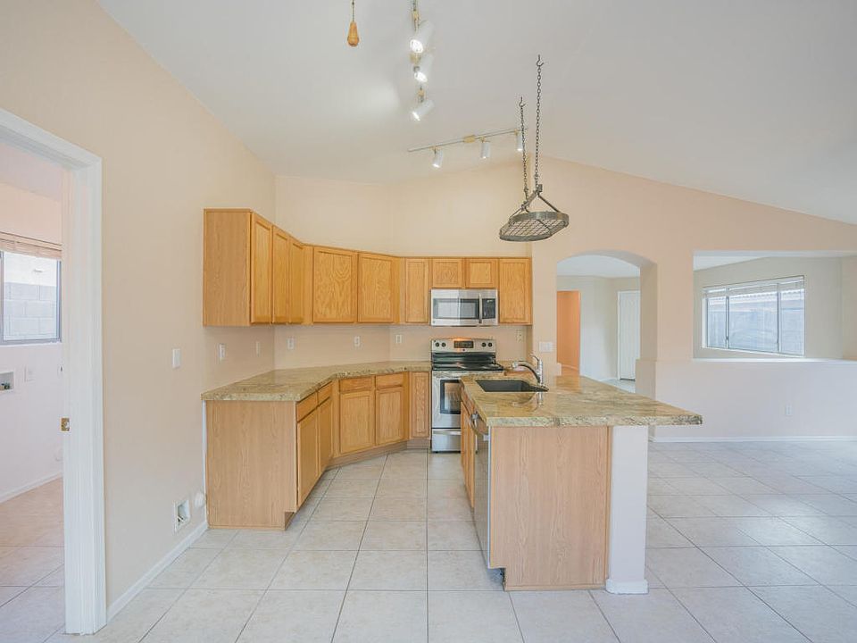 1st image of 2206 E Paraiso Dr
