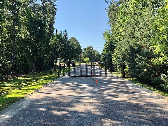 5th image of 544 Charleston Estates Ln