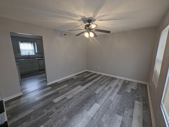3rd image of 6921 Colrain Cir