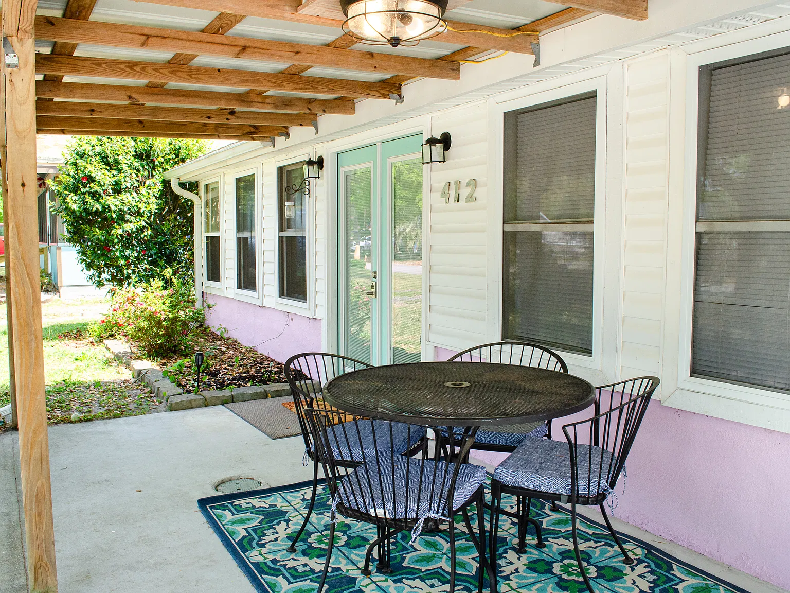 412 Crowell St — Photo 3