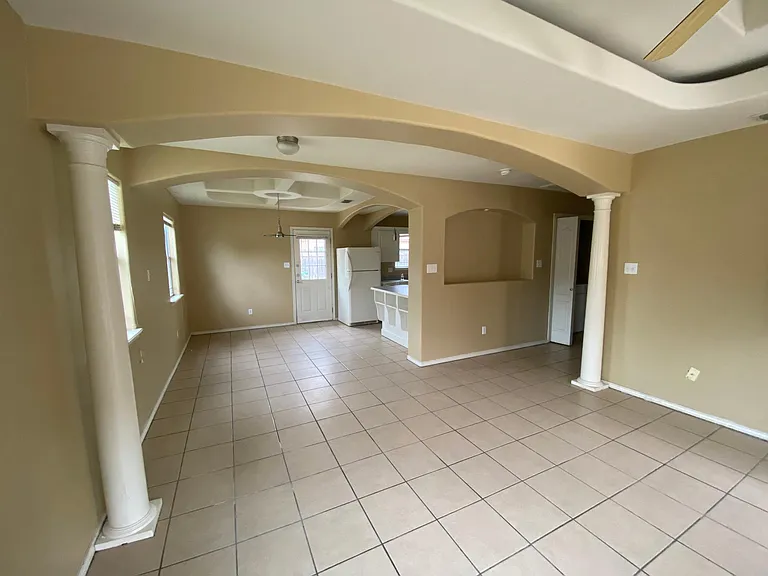 1903 W Douglas St #1 — Photo 3