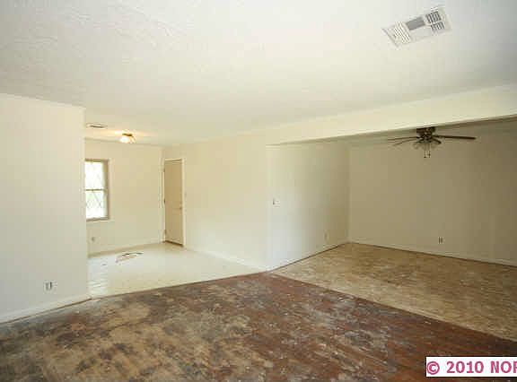 5th image of 9146 E Marshall St