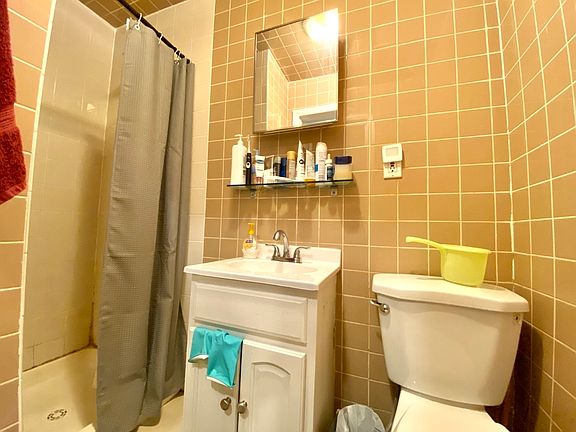 3rd image of 292 20th St APT 1L