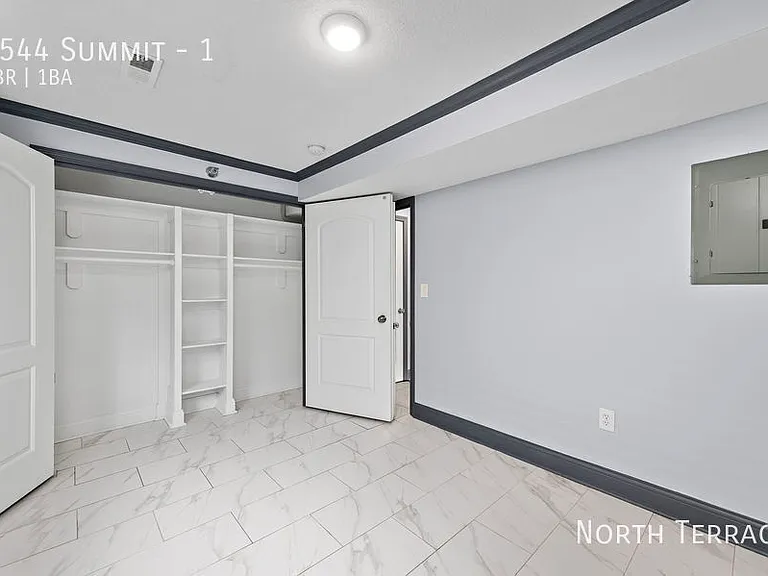 4544 Summit St #1 — Photo 8