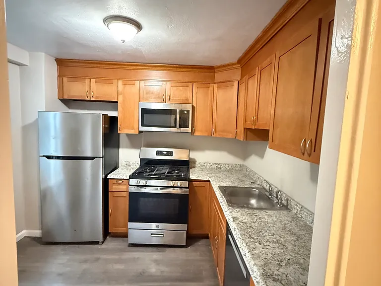 71 Strawberry Hill Ave #416 — Photo 6