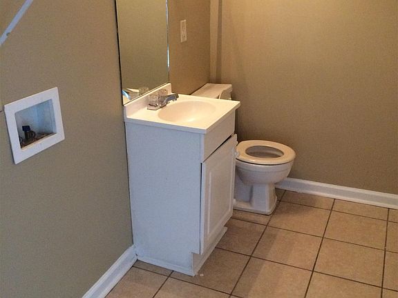 2nd image of 1645 Foxhaven Dr APT 15