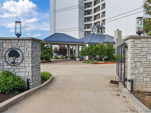 3rd image of 166 Captiva Dr #5G