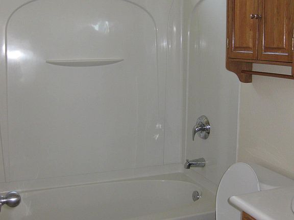 4th image of 408 Boyd St