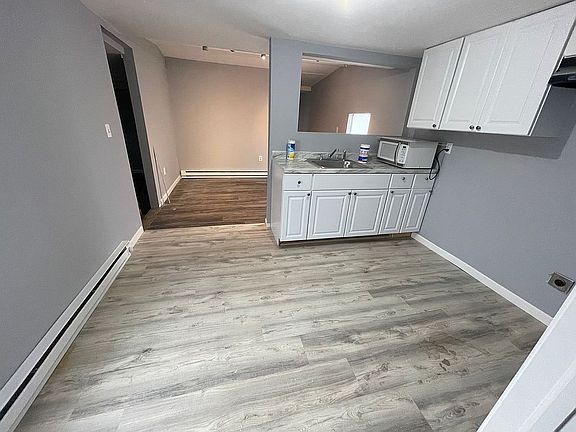 4th image of 127 Longview Dr