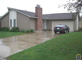 6429 SW 27th St, Topeka, KS 66614