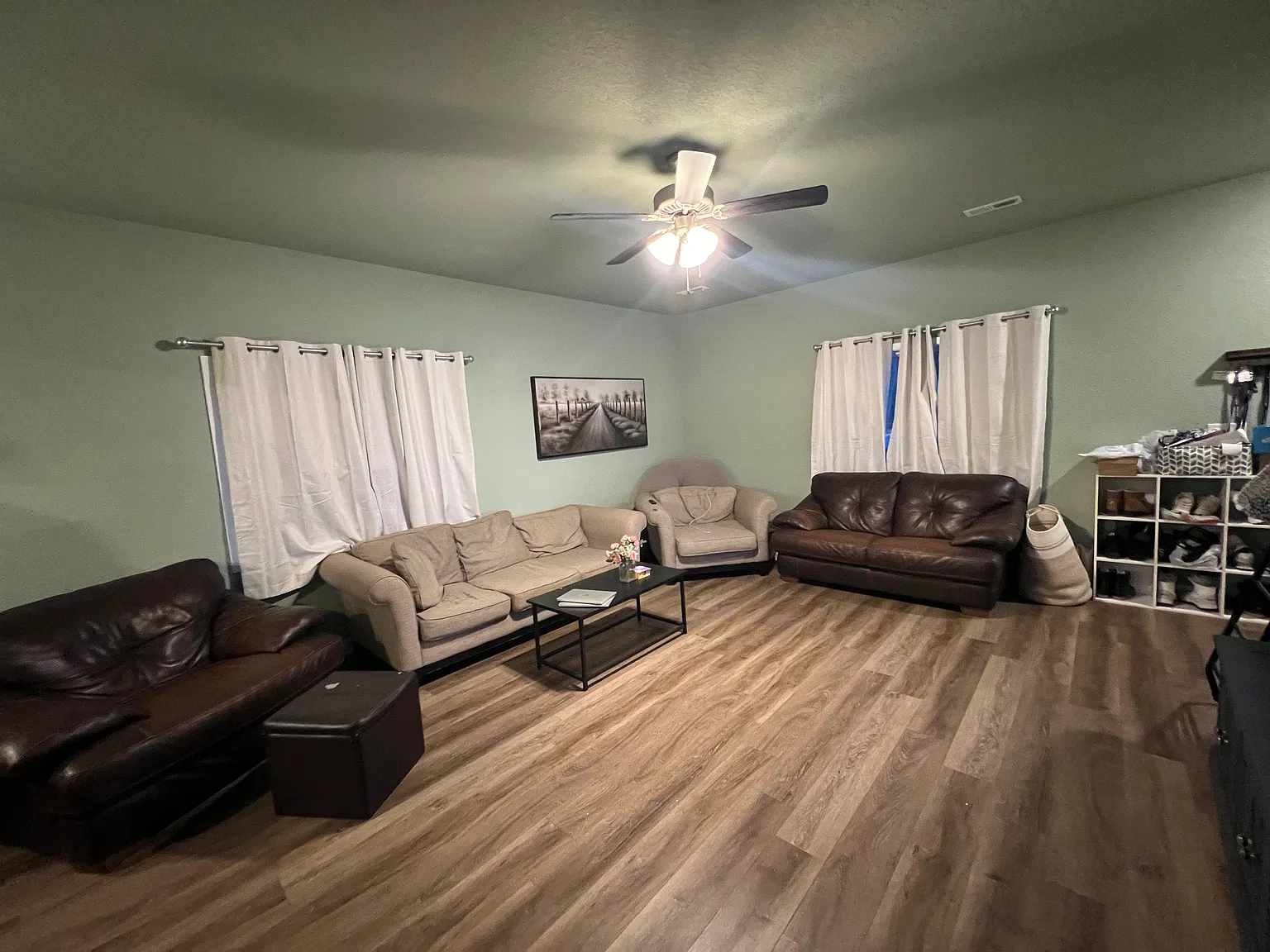 4 bed, 4.5 bath, 2100 sqft, $2,400 — Photo 4