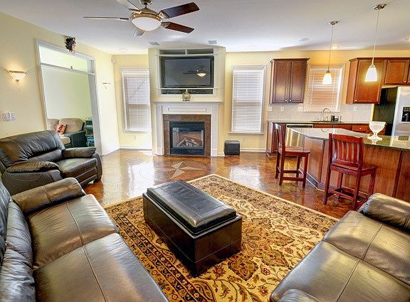 5th image of 1367 Island Pl E