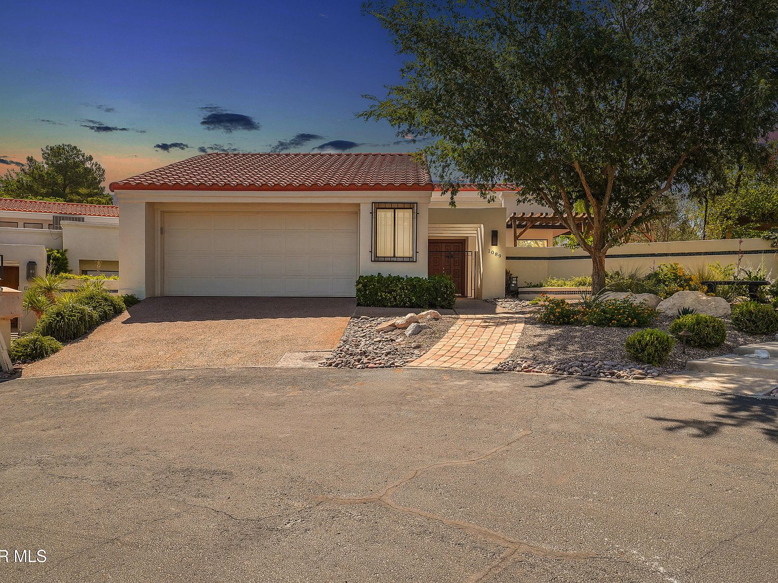 1089 Los Jardines Cir