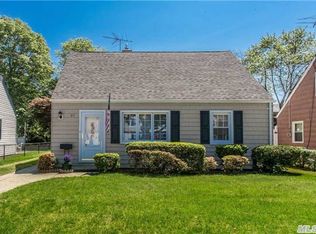 21 Haig Rd, Valley Stream, NY 11581