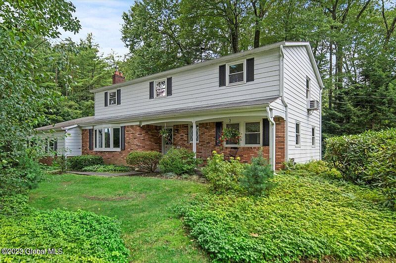 2nd image of 15 Broadleaf Drive