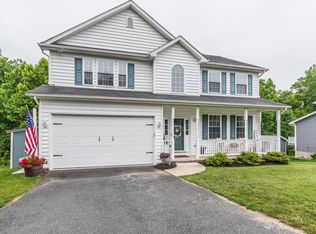8913 Whitecliff Ln, Parkville, MD 21234