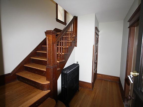 Main entry to unit