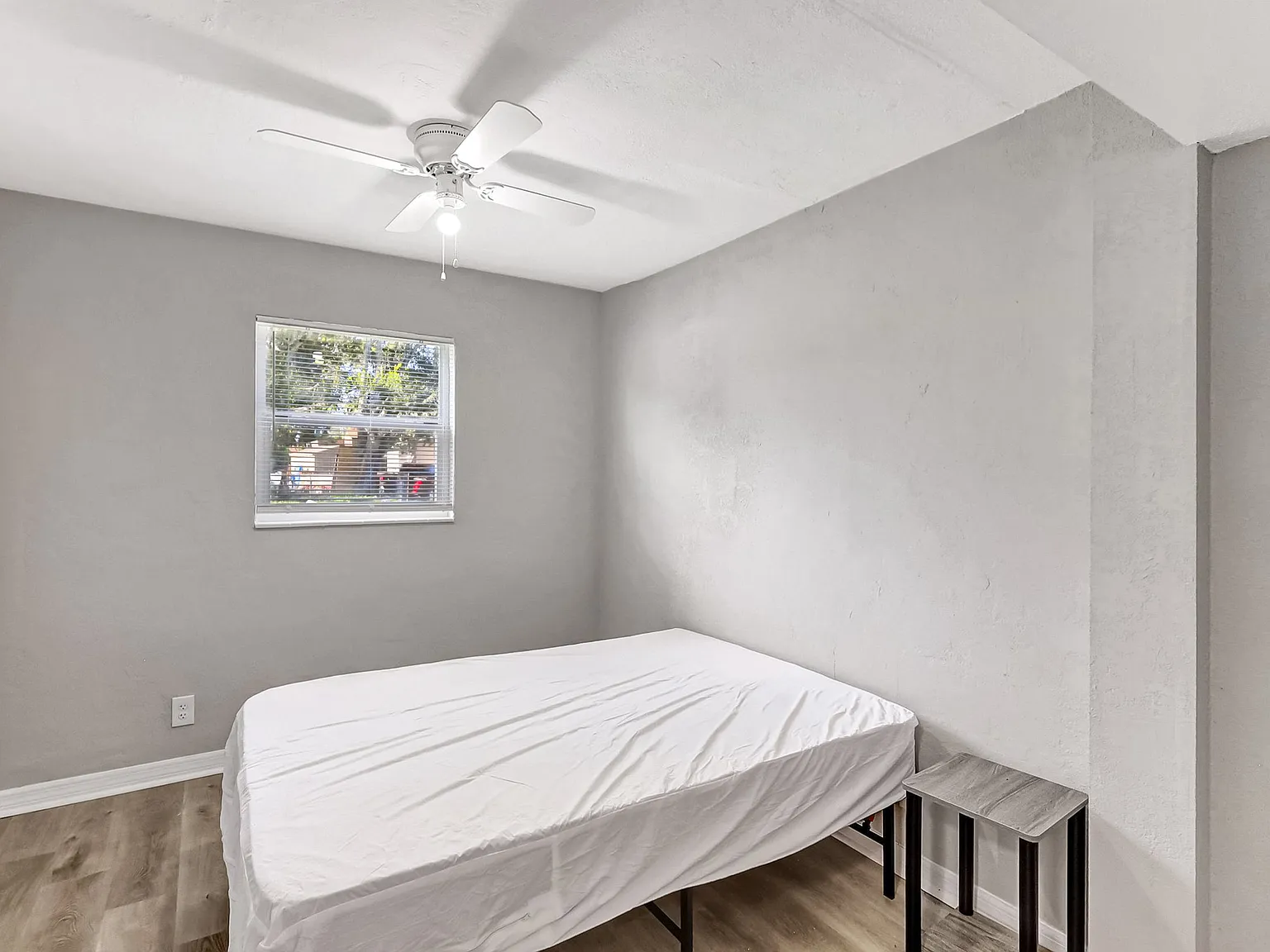 4 bed, 3.0 bath, 1954 sqft, $771 — Photo 1