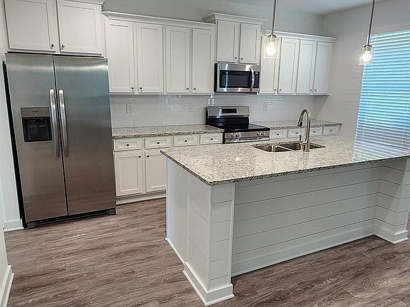 2nd image of 110 Bramblewood Ln