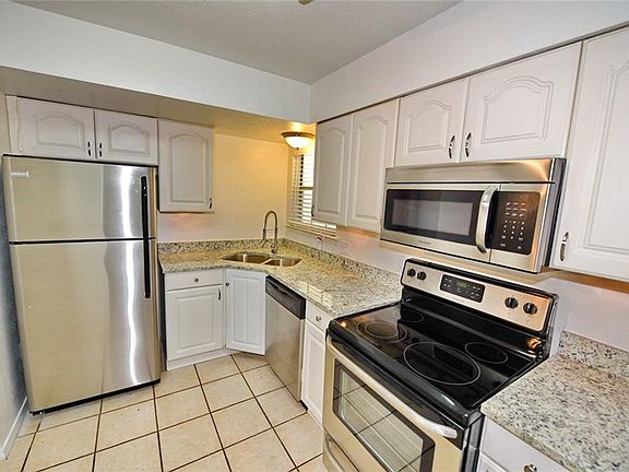 4th image of 4033 Gilbert Ave APT 205