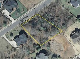 4138 2nd St NW, Hickory, NC 28601