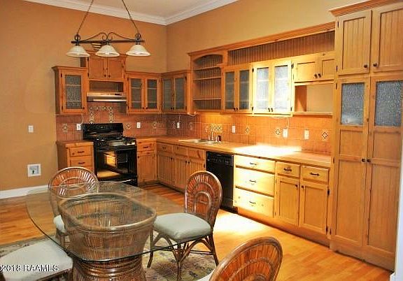 5th image of 109 E Main St