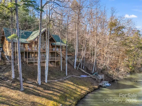 446 Rainbow Cir, Lake Lure, NC 28746