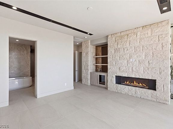 5th image of 10 Harlow View Ct #19