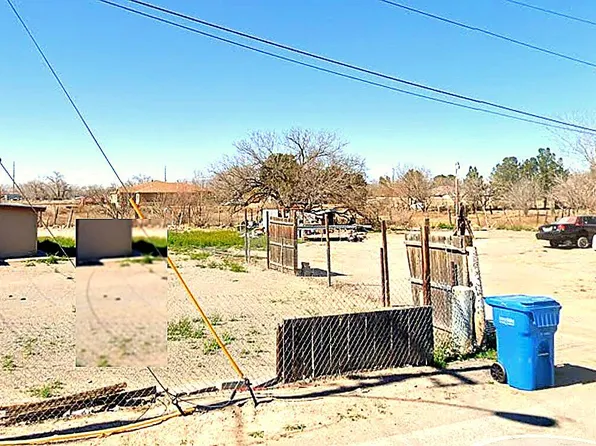 507 Nichols Rd, Socorro, TX 79927