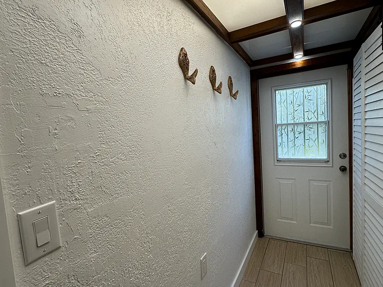 2650 Philippe Pkwy — Photo 42