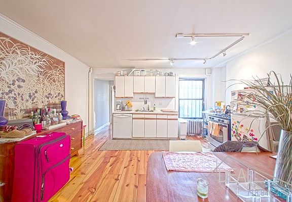 2nd image of 423 Sterling Pl