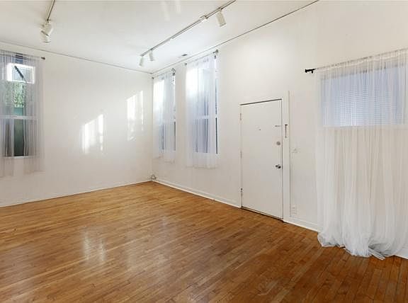 2nd image of 2534 Washington St
