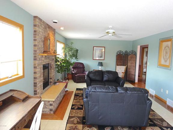 5th image of 1706 Portland Ave