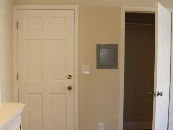 5th image of 704 N Monroe St APT 4