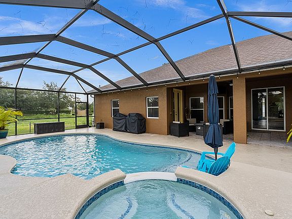 5th image of 5820 NW Windy Pines Ln