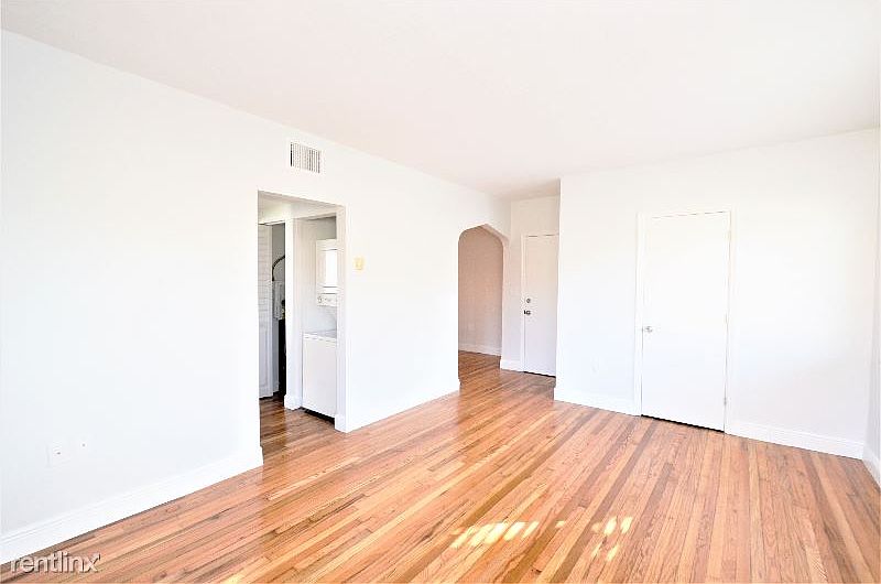 1st image of 1007 Bay Dr