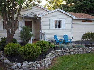 2367 Edgemere Dr, Rochester, NY 14612