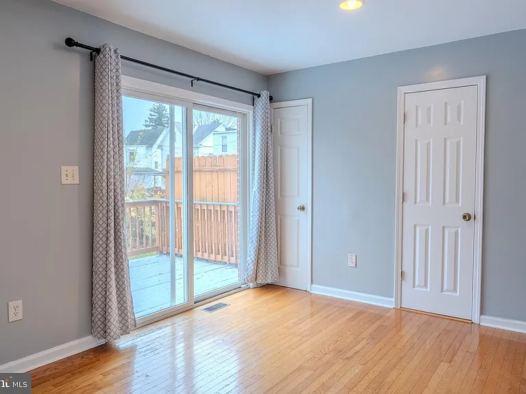 3731 Greenmount Ave — Photo 9