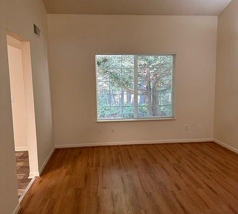 4th image of 4206 Alabama Ct #B