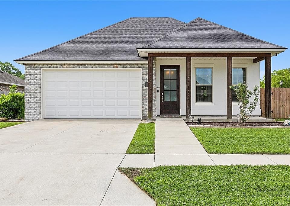 1st image of 829 Flat Lands Dr