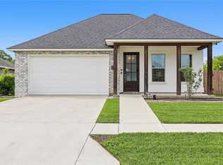829 Flat Lands Dr, Gonzales, LA 70737