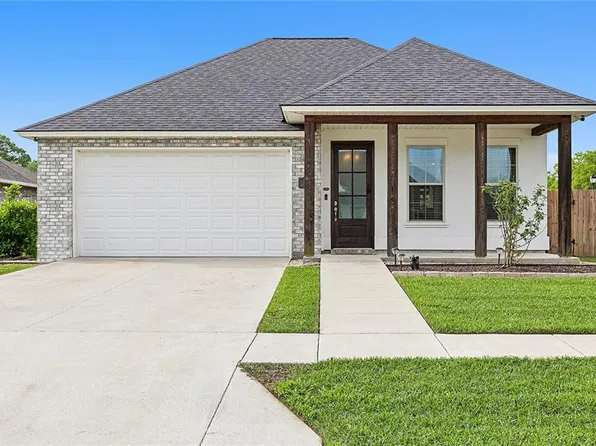 829 Flat Lands Dr, Gonzales, LA 70737