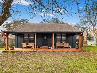 411 N La Grange St, Hallettsville, TX, 77964